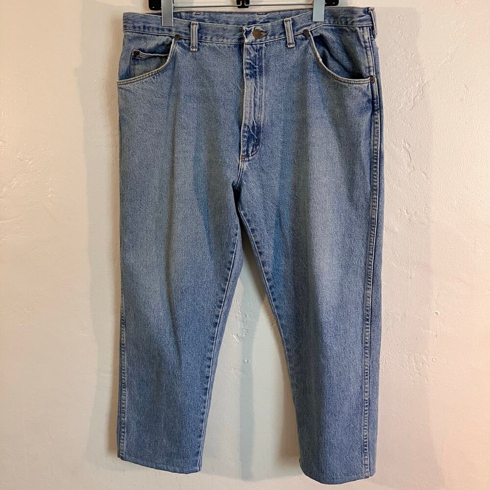 Vintage 90s Wrangler Light Wash Denim Jeans Star Patch Made in USA‎ (Hemmed)